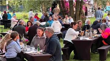 Die Gäste erlebten bei „Klang & Kulinarik“ im Garten Eden in Waddens einen schönen Abend.