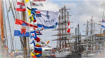 Die Gäste sind begeistert der Sail. 