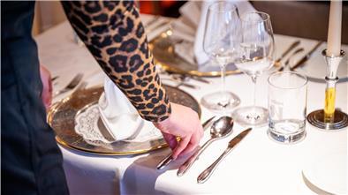 Die Gastronomie darf im November nur zum Außer-Haus-Verkauf öffnen. Daran ändere auch ein redaktioneller Fehler in der Rechtsverordnung nichts, so das Gesundheitsressort.