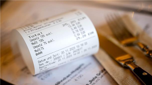 Restaurants mit höheren Preisen und weniger Gästen Die Gastronomie meldet weniger Gäste und höhere Preise nach der Mehrwertsteuererhöhung.