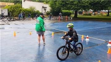 Die Gaußschule macht jedes Jahr eine Projektwoche rund um den Fuß- , Roller- und Radverkehr altersgerecht für alle Grundschüler.