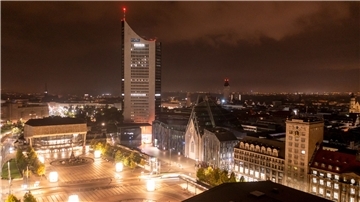 Die Gebäude der Leipziger Innenstadt sind aufgrund der Energiekrise nicht mehr angestrahlt.