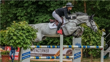 Die gebürtige Zevenerin Mylen Kruse belegte im S-Springen einen großartigen zweiten Platz.