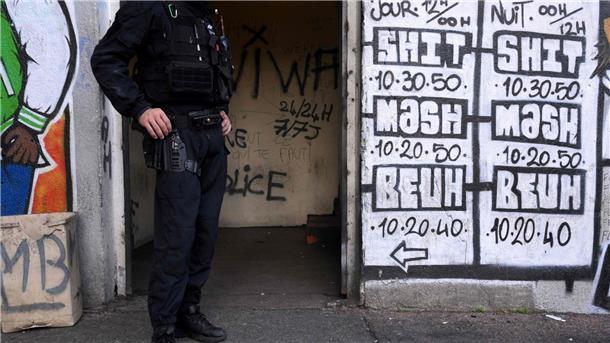 Razzia bei Drogenfahndung in Marseille - Korruptionsverdacht Die Generalinspektion der Nationalpolizei (IGPN) durchsuchte vor einer Woche die führende Abteilung der Kriminalpolizei von Marseille, die für die Aufdeckung der größten Drogengeschäfte zuständig ist.