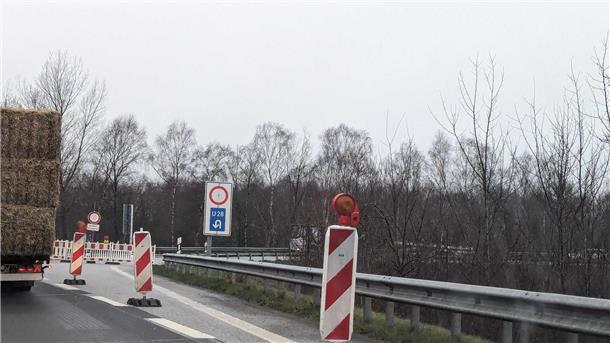 A27-Update: Neues Gerät im Einsatz - So sollen die Arbeiten schneller vorankommen Die gesperrte Autobahnabfahrt.