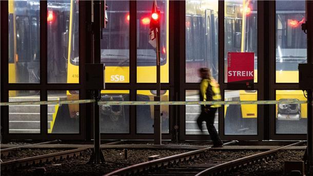 Fahrgastverband kritisiert Verdi-Warnstreiks im ÖPNV Die Gewerkschaft Verdi hat für Freitag ganztägige Warnstreiks im öffentlichen Personennahverkehr in fast allen Bundesländern angekündigt.