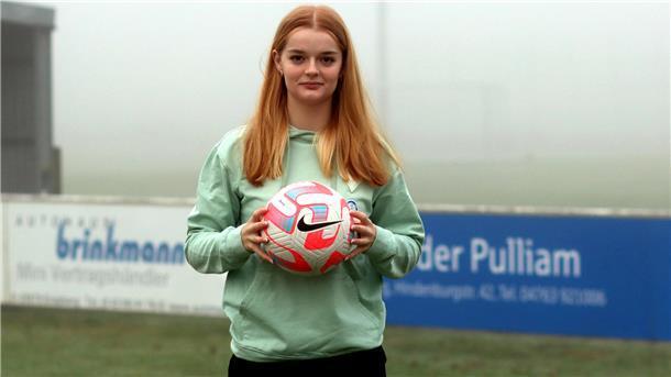 Lina Huntemann macht bei Werder den Schritt in die Frauen-Regionalliga Die Gnarrenburgerin Lina Huntemann hat sich in den Werder-Nachwuchsteams gut entwickelt. Jetzt darf sich die 17-jährige Verteidigerin in der Regionalliga der SV-Damen II zeigen.