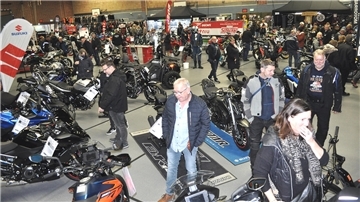 Die Grenzen zwischen den einzelnen Ständen waren fließend. So wirkte die Messe, als sei sie ein einziger großer Stand.