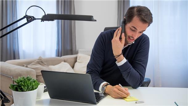 Die Grenzen zwischen Privat- und Berufsleben verschwimmen bei der Arbeit im Homeoffice schnell.
