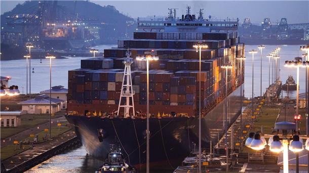 Reedereien und Blackrock sind auf Einkaufstour Die größte geplante Transaktion im Transport- und Logistiksektor betrifft den Panamakanal. (Archivbild)