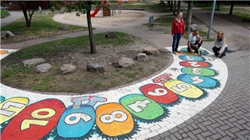 Zahlenraupe an der Grundschule Bokel