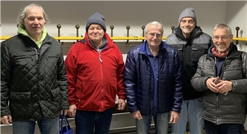 Die Hallenbosseln-Sparte hat einen neuen Leiter: Auf Werner Reichstein (Dritter von links) folgt Dietmar Stammelbach (rechts). Ebenfalls auf dem Foto (von links): Frank Fischer, Hartwig Westhoff und Rolf-Peter Völkel. Es fehlen: Ralph-Georg Rettberg und Falk Neugebauer.