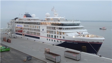 Die „Hanseatic Nature“ wurde in Bremerhaven bei der Lloyd Werft gewartet. Nun hieß es wieder „Leinen los“.