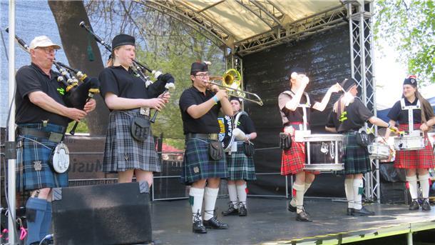 Die Happy German Bagpipers gastieren am Sonntag, 18. September, beim Straßenfest in Selsingen.