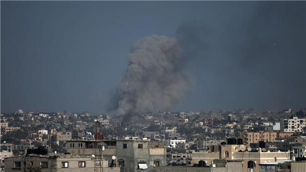 Luftangriff in Damaskus - Weiter Kämpfe im Gazastreifen Die heftigen Kämpfe zwischen den israelischen Streitkräften und der Hamas im Gazastreifen gehen weiter.