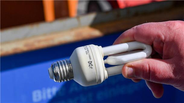 Verwendung von Quecksilber bald eingeschränkt Die Herstellung sowie der Import und Export von Produkten mit Quecksilber soll eingestellt werden. Das betrifft auch Lampen.