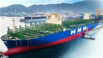 Die „HMM Algeciras“ ist zur Zeit das größte Containerschiff der Welt. Es wird im August in Hamburg erwartet. 