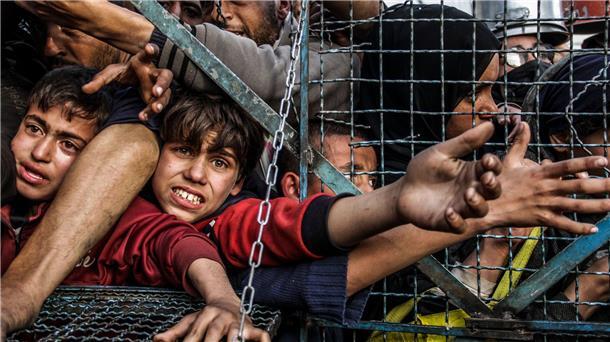 Die humanitäre Lage im Gazastreifen verschlimmert sich täglich. Unterdessen hat Israels Armee erneut Ziele im Libanon attackiert.