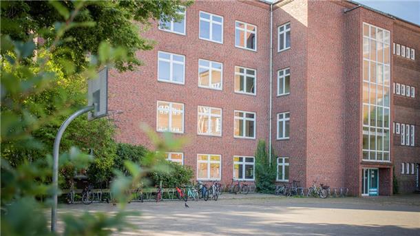 Die Humboldtschule in Geestemünde ist nur eine von vielen Schulen in der Stadt, in denen die Handwerker in den Sommerferien tätig waren