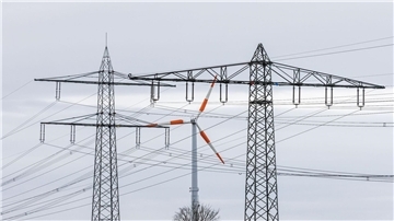 Die IEA erwartet, dass der Anteil der erneuerbaren Energien an der Stromerzeugung zunimmt, was zu einem Rückgang der Nutzung fossiler Brennstoffe führt.