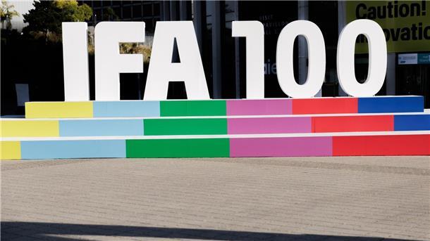 Bundeskanzler Scholz eröffnet IFA in Berlin Die IFA wird 100 Jahre alt - zum Jubiläum erwarten die Veranstalter rund 1.800 Aussteller sowie mehr als 182.000 Besucherinnen und Besucher.