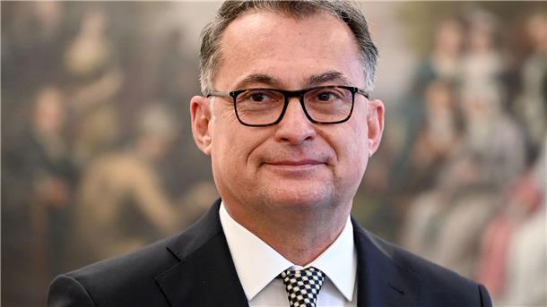 Nagel: Inflation im Euroraum weiterhin zu hoch „Die Inflation erweist sich als hartnäckiger, als viele dachten. Nun muss sich die Geldpolitik als hartnäckiger und konsequenter erweisen, als viele erwartet hätten“, sagt der Bundesbank-Präsident.