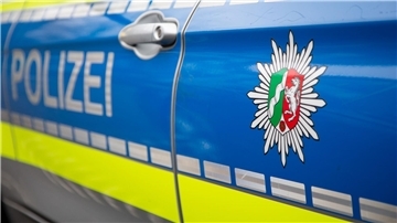 Die intensiven Ermittlungen der Polizei waren erfolgreich. Nach gefährlichen Würfen von Autobahnbrücken sind zwei Tatverdächtige nun in Untersuchungshaft.