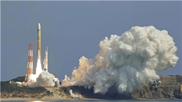 Die japanische Trägerrakete H3 beim Start. Kurz danach zerstörte sie sich selbst.