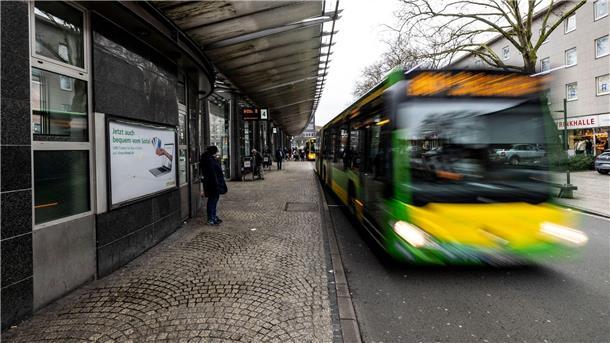 Messerattacke Oberhausen: Zweiter Verletzter gestorben Die Jugendlichen waren laut Polizei am 10. Februar in Oberhausen zunächst in einem Bus aneinandergeraten - dann eskalierte der Streit (Symbolbild).