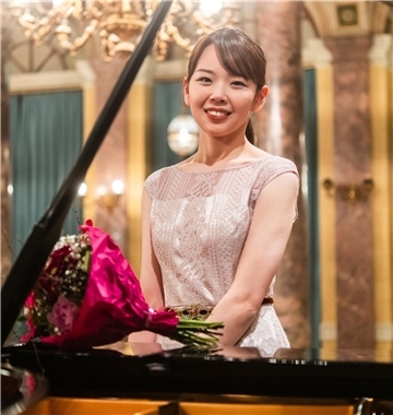 Pianistin aus Japan