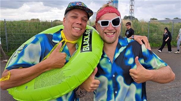 Die Jungs vom Party-Boot