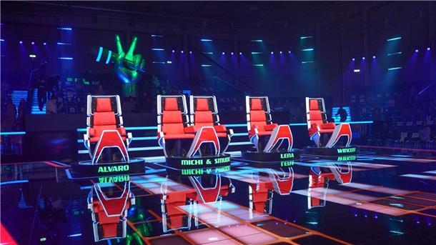 Die Jurorenstühle bei „The Voice Kids“ - an der Jury wird in der kommenden Staffel keine Änderung vorgenommen.