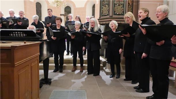 Adventsmusik in der Zevener St. Viti Kirche Die Kantorei der St.-Viti-Kirchengemeinde (Aufnahme von einer Adventsmusik im Advent 2022).
