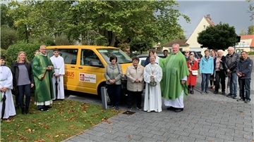 Die katholische Kirchengemeinde St. Willehad hat einen neuen Schulbus bekommen.