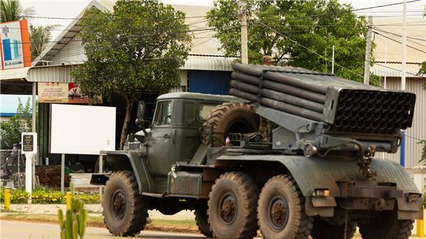 Thailand und Kambodscha einigen sich auf Waffenruhe Die Konfliktparteien kämpfen mit schwerer Artillerie.