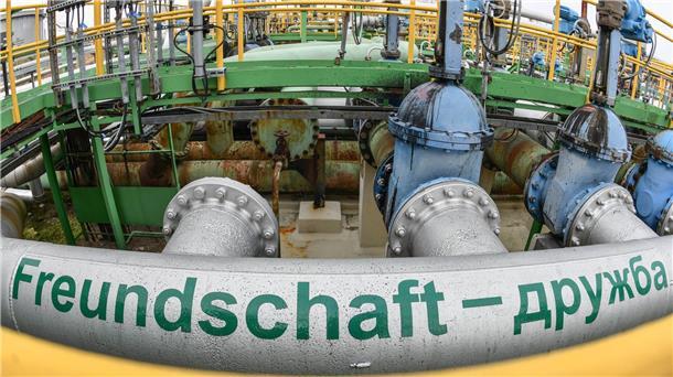 Die Kraftstoffversorgung in Deutschland ist nicht gefährdet, sagt die Bundesregierung. (Archivbild)