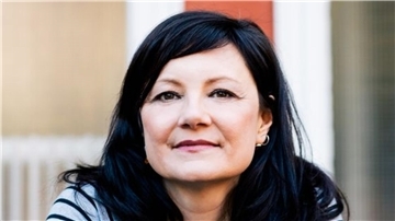 Die Kulturwissenschaftlerin Anna Groß (46) hat zu Jugendarbeit und Antisemitismus publiziert, ist in der Bildungsarbeit tätig und betreibt das Berliner Musik-Label Springstoff.