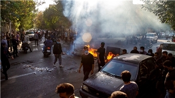 Die landesweiten Proteste im Iran richten sich gegen das Regime, nachdem die 22-jährige Mahsa Amini in Haft der Sittenpolizei gestorben ist.