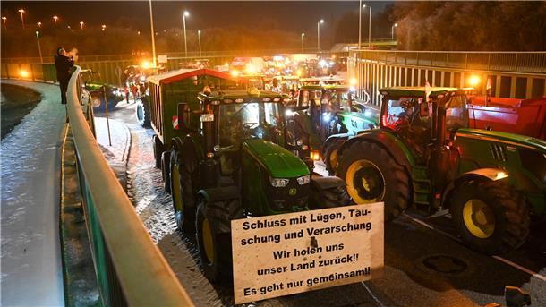 Bauernproteste: Heute Morgen wird der Hafen in Bremerhaven blockiert Die Landwirte blockieren am Mittwoch den Hafen.