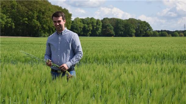 Die Landwirtschaft ist seine Leidenschaft: der 22-jährige Lennart Ringen aus Ostereistedt. 