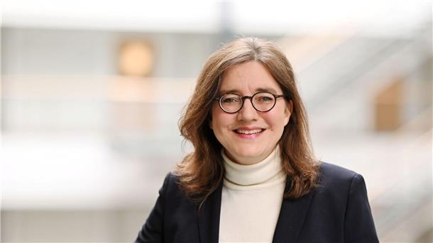 Mehr Übergewicht bei Schwangeren - Expertin warnt vor Folgen Die Leiterin des Instituts für Kinderernährung: Regina Ensenauer.