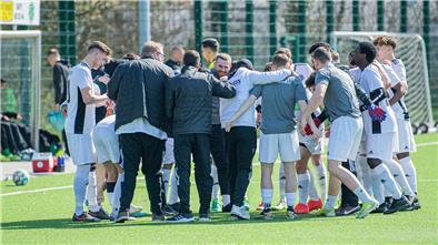 Die Mannschaft der TSV Wulsdorf hat sich geschlossen von der Gewalttat eines ihrer Spieler gegen einen Schiedsrichter distanziert.