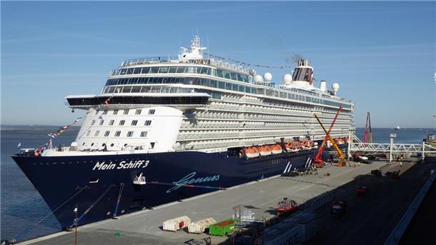 Die „Mein Schiff 3“ ist seit vier Jahren fest am Kreuzfahrtterminal in Bremerhaven stationiert.