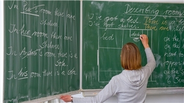 Die meisten Lehrerinnen und Lehrer machen ihre Arbeit gern.