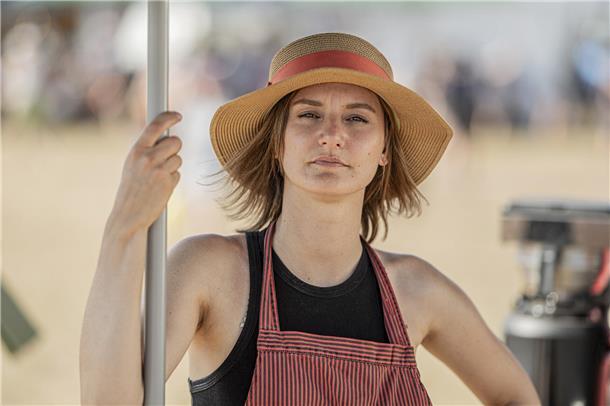 Deichbrand 2024: Das sind die schönsten Frauen auf dem Festival Die mit dem Hut.