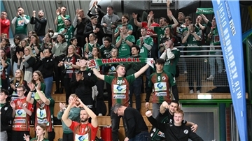 Die mitgereisten Bremervörder Fans unterstützten ihr Team bis zur letzten Sekunde.