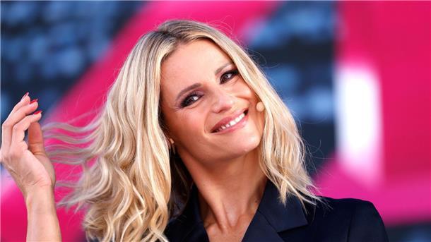 Die Moderatorin Michelle Hunziker wird bald Großmutter.