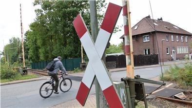 Die Möglichkeit wieder mit dem Zug bis nach Blexen fahren zu können, rückt näher. Der Grund: Die Hanseatische Infrastrukturgesellschaft will einen wichtigen Streckenabschnitt übernehmen.