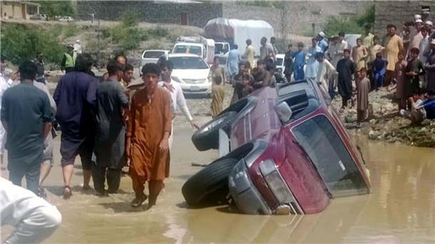 Monsunregen in Pakistan - Zwei Millionen Menschen betroffen Die Monsunzeit bringt Pakistan erneut an die Belastungsgrenze.