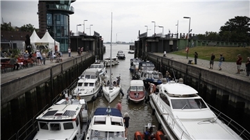 Motorbote bei den Maritimen Tagen.